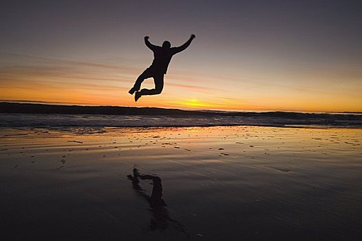 男人,跳跃,海滩,驴,圣芭芭拉,加利福尼亚,美国
