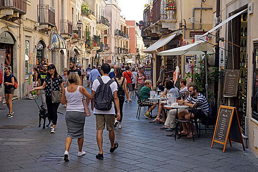 购物街,老城,陶尔米纳,西西里,意大利,欧洲