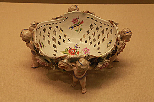 19世纪德累斯顿小天使瓷器