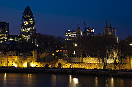英格兰,伦敦,伦敦塔,泰晤士河,夜晚