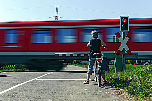 女人,自行车,等待,正面,铁路