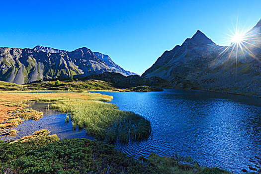 太阳光线,蓝色背景,湖,粪便,夏蒙尼,格劳宾登,恩加丁,山谷,瑞士
