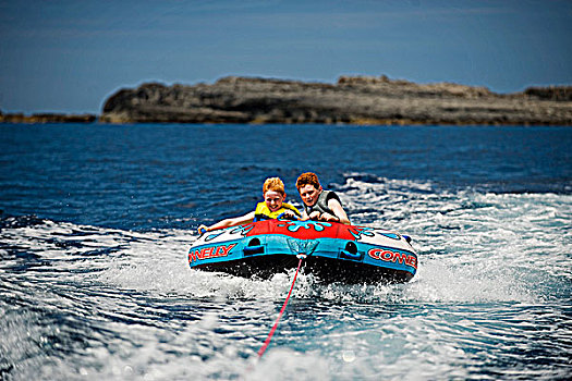 西班牙,米诺卡岛,两个孩子,乘,充气,快艇