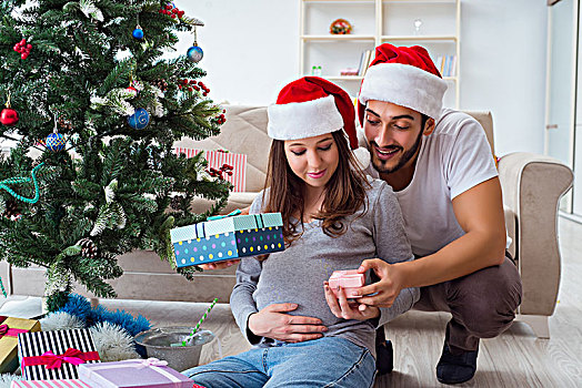 年轻家庭,期待,孩子,婴儿,庆贺,圣诞节