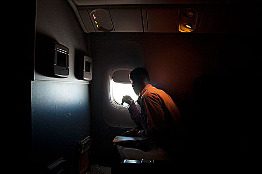 乘客,飞机,看穿,窗