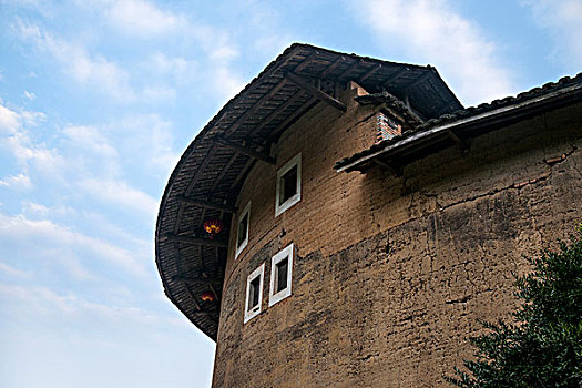 福建漳州南靖土楼林立的塔下村土楼群