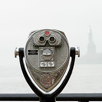 双筒望远镜,看,自由女神像,艾里斯岛,泽西城,纽约,美国
