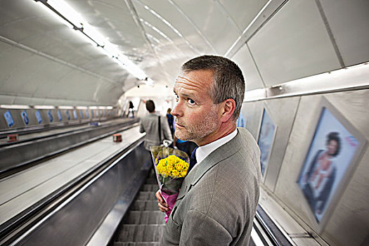 男人,地铁,扶梯,花