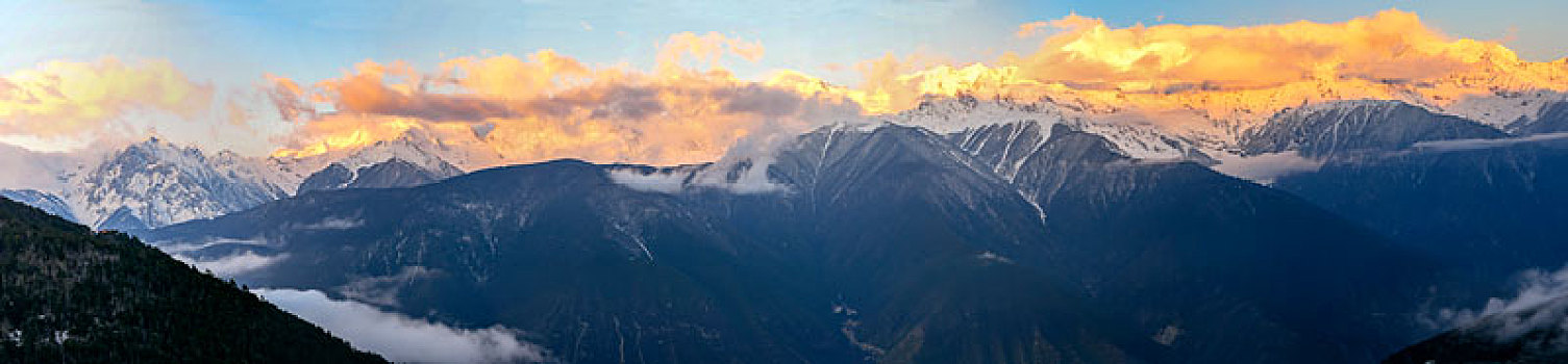 梅里雪山