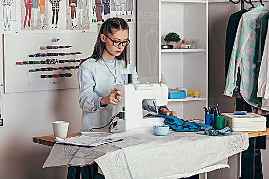 女性,时装设计师,缝纫机,设计室