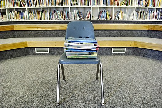 一堆,書本,椅子,圖書館
