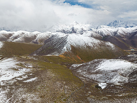 轻装徒步冷噶措,观赏贡嘎雪山