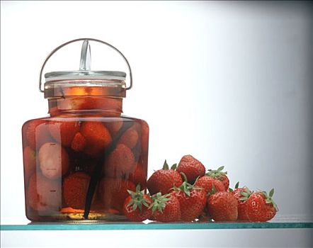 草莓,罐头瓶
