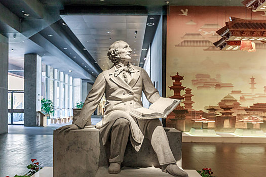 丹麦作家安徒生塑像,南京大报恩寺遗址公园