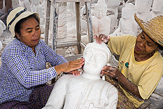 女人,工作,清洁,佛像,砌石,曼德勒,曼德勒省,缅甸,亚洲
