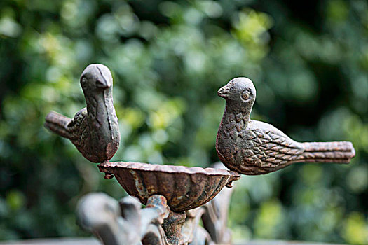 鸟澡盆,两个,金属,鸟,小雕像