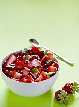 草莓沙拉,碗