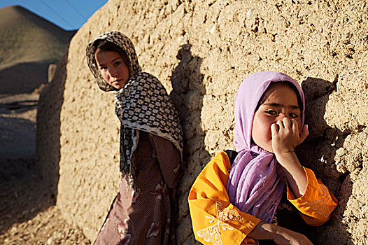 女孩,种族,站立,墙壁,乡村,近郊,城市,中心,省,阿富汗,七月,2007年