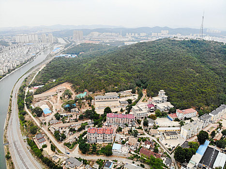 航拍辽宁大连旅顺口区白玉山景区白玉山塔