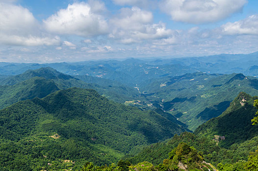 湖北武当山夏日迷人风光