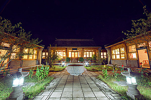 四合院夜景