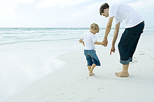 男人,儿子,海滩,指向,沙子