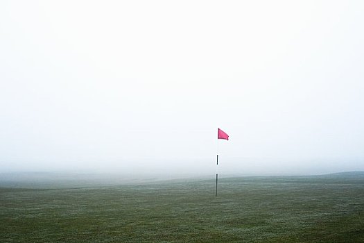 高尔夫旗,雾