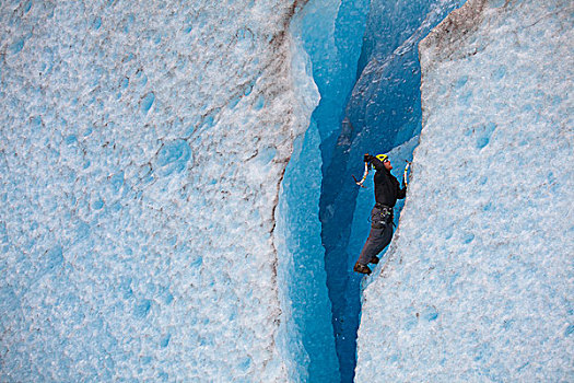 攀冰者,缝隙,棉田豪冰河,靠近,东南阿拉斯加,夏天