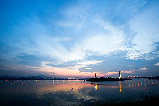 湖南长沙湘江沿岸风光带仲夏夜晚霞