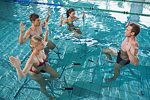 健身课,水,有氧运动,健身自行车