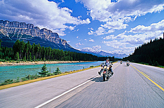 摩托车手,公路,一个,城堡山,弓河,艾伯塔省,加拿大