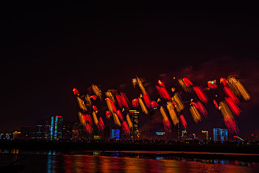 烟花,建筑群,河流,夜景,水,灯,节日