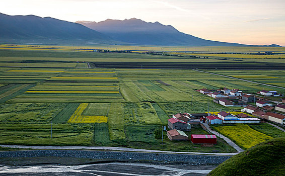 乡村晨景