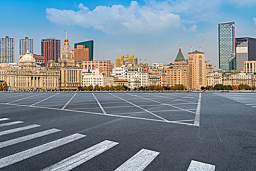 上海外滩建筑和城市广场沥青路面