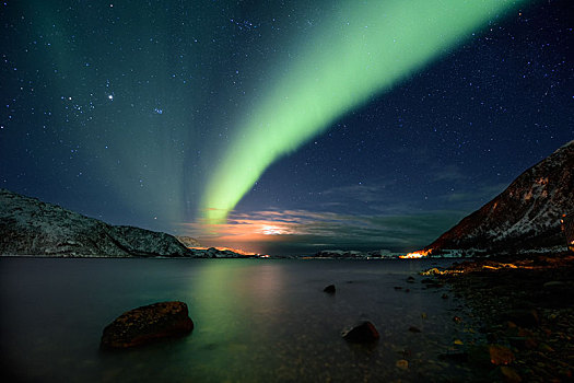北极光,上方,峡湾,冬季风景,特罗姆瑟,特罗姆斯,挪威北部,挪威,欧洲