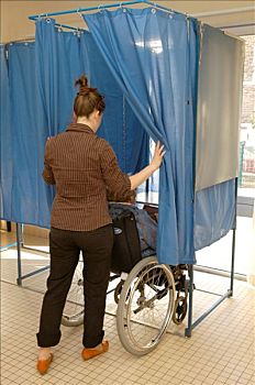 法国,卢瓦尔河地区,大西洋卢瓦尔省,南特,投票站,2007年,选举