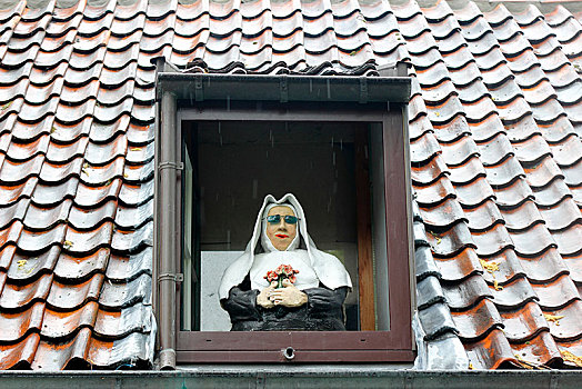 滑稽,女僧侣,窗,布鲁日,西佛兰德省,佛兰德地区,比利时,欧洲