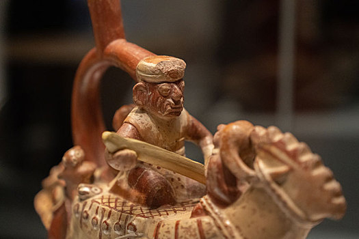 秘鲁中央银行附属博物馆莫切文化船形陶瓶