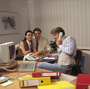 磋商,办公室,伴侣,顾问,男人,女人,书桌,电脑