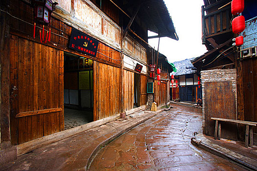 贵州赤水丙安古镇只有一条狭窄的石板街