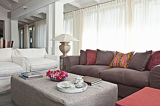 舒适,优雅,生活方式,区域,软垫,座椅,土耳其,白色,帘,玻璃墙
