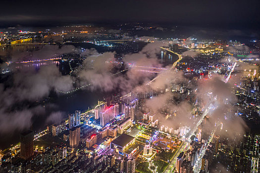 广西梧州,雨后云雾夜景如仙境