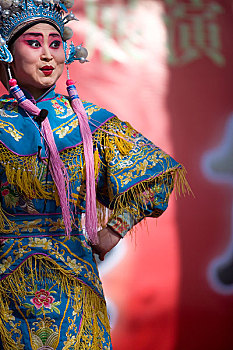 北京春节庙会上的戏曲表演