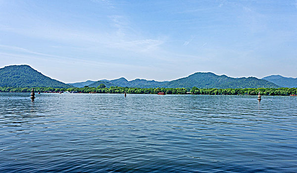 杭州西湖三潭印月全景