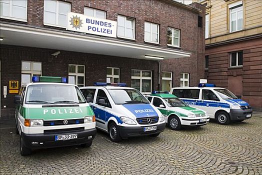 绿色,新,蓝色,警车,排列,正面,德国,警察局,中心,北莱茵威斯特伐利亚,欧洲