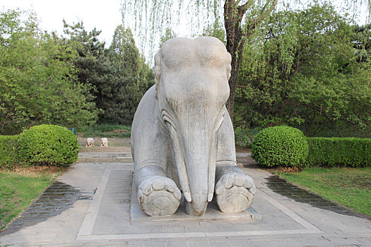 北京昌平明十三陵神道石像生,大象