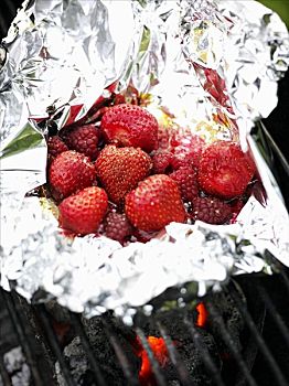 草莓,树莓,铝箔,烧烤