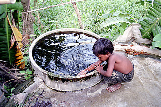 孩子,玩,水,家庭,贫民窟,达卡,孟加拉,输入,孩子气,意外,死亡,2004年