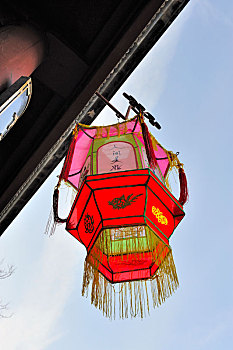 颐和园里的苏州街灯笼