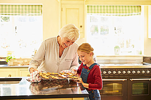 祖母,孙女,烘制,姜饼饼干,厨房